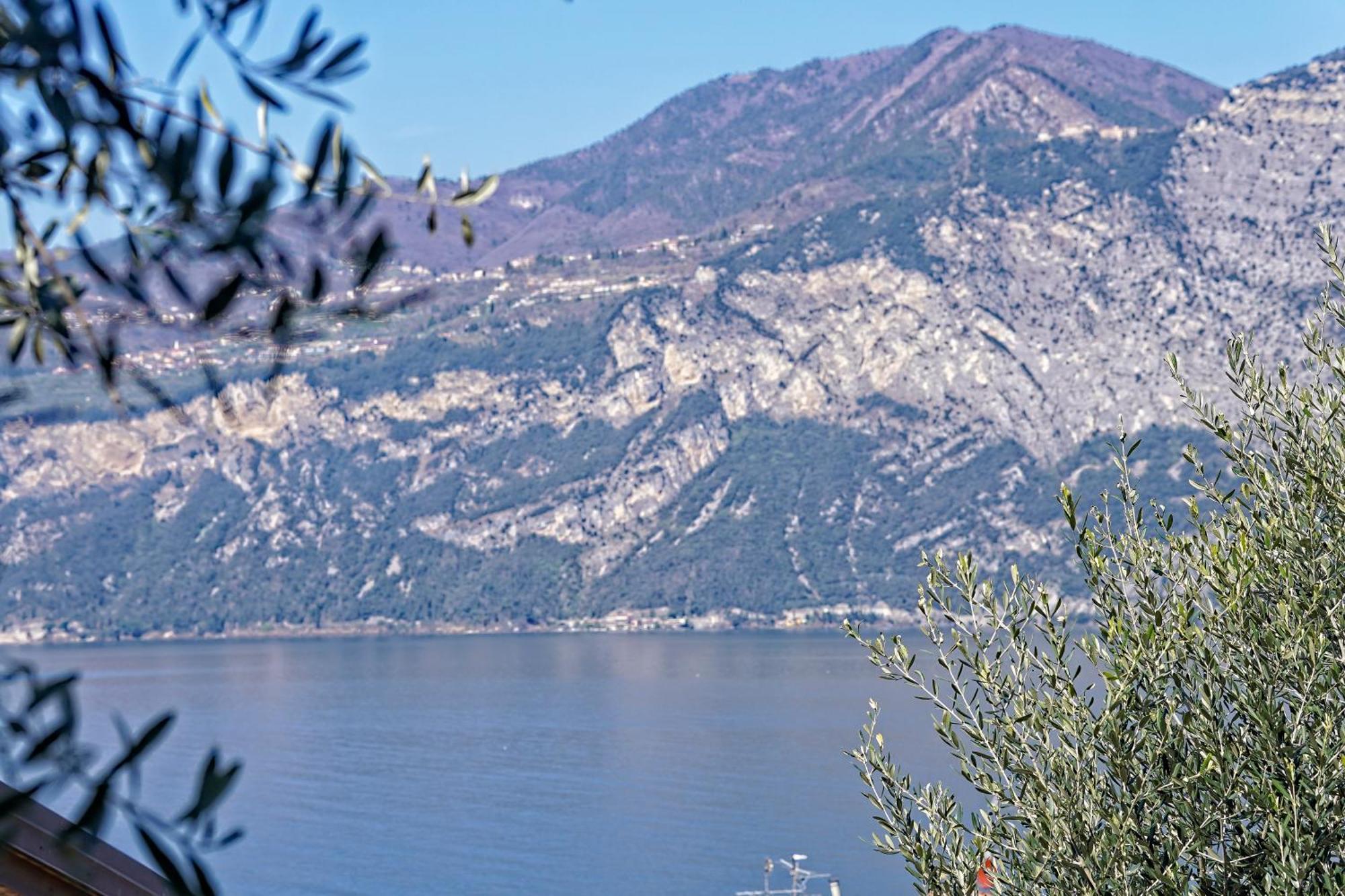 Villa Ca De L'Angelon -- Vittoria House Brenzone sul Garda Habitación foto